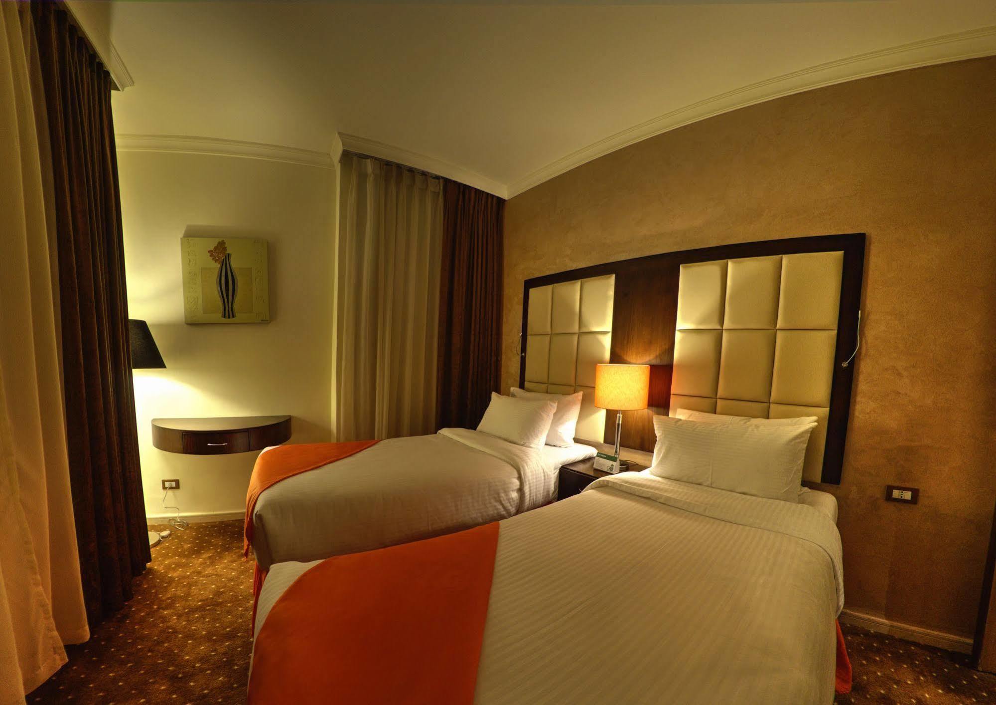 Meneur Hotel Amman Extérieur photo